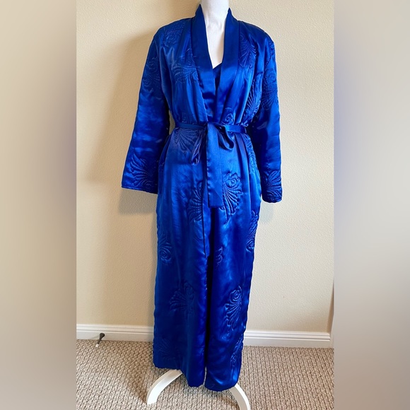 Natori for Saks Fifth Avenue gown and robe set - Picture 1 of 8